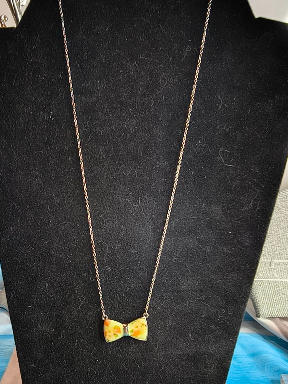 Silver Tone Floral Bow Necklace
